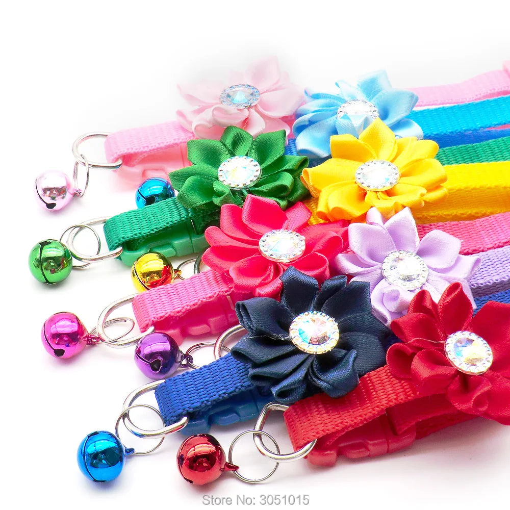 Wholesale 100Pcs Adjustable Flower Dog Collar Dog Puppy Harness Cat Pet Collar Release Buckle Cute For puppy Necklace with Bell